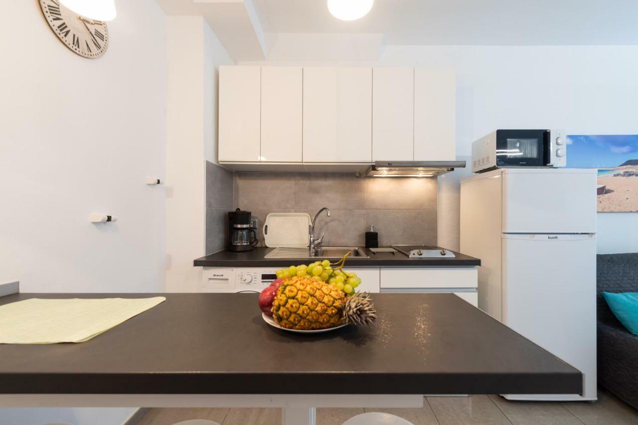 1St Line Studio Las Canteras Beach - Wifi Apartment ลาสปัลมาส เด กรานคานาเรีย ภายนอก รูปภาพ